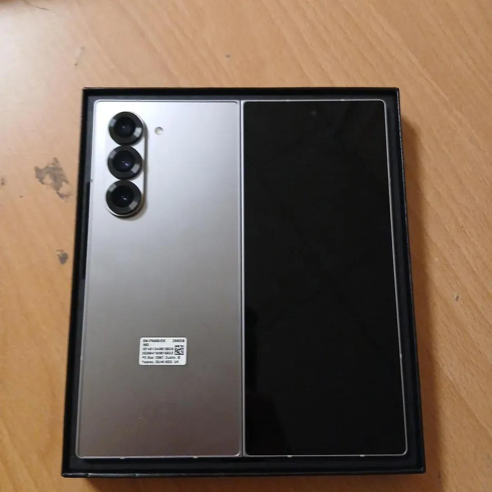 SAMSUNG GALAXY Z FOLD6 SMARTPHONE – BOXED