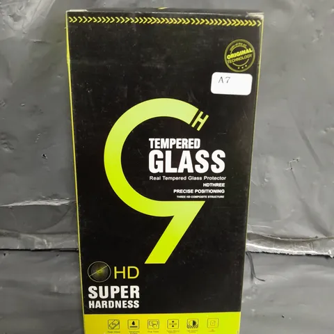 BOX OF APPROX. 30 ASSORTED TEMPERED GLASS FOR A7 , A5 , M 20 , ETC