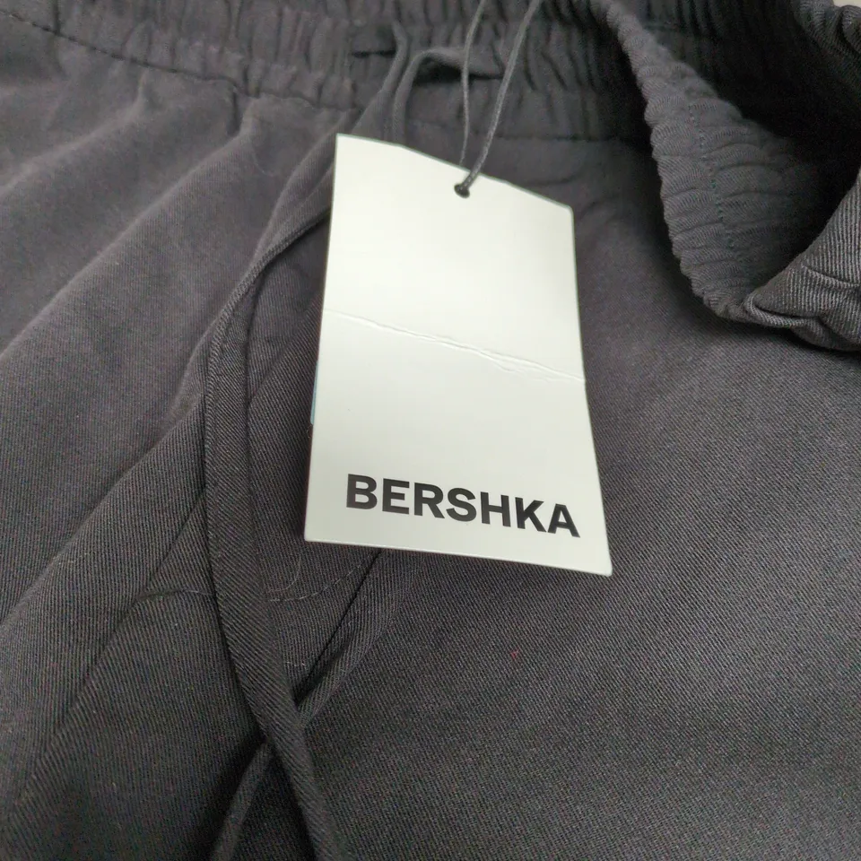 BERSHKA LARGE LOOSE BLACK TROUSERS WITH TAGS