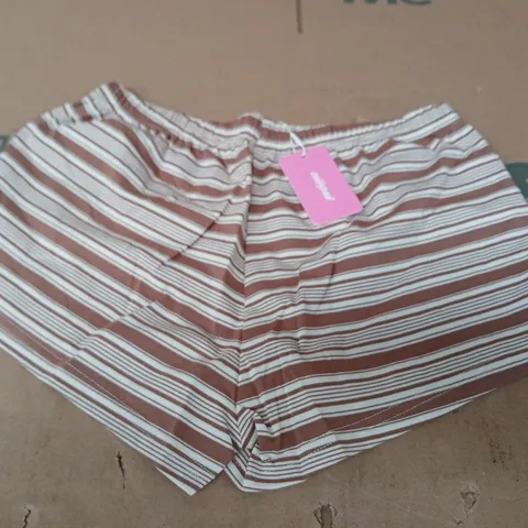 EDIKTED STRIPED SHORTS – PINK & BROWN, SIZE M