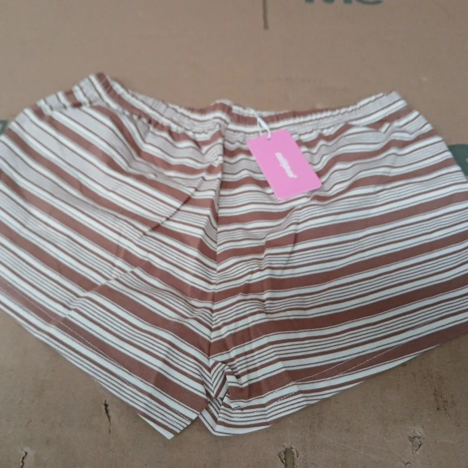 EDIKTED STRIPED SHORTS – PINK & BROWN, SIZE M