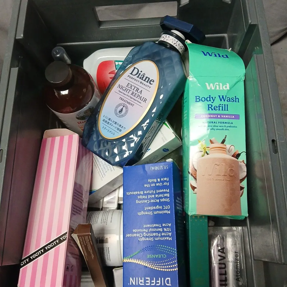APPROXIMATELY 15 ITEMS INCLUDING ASSORTED HEALTH & BEAUTY PRODUCTS: DIANE NIGHT REPAIR, DIFFERIN CLEANSER, BODY WASH & ALBERTO BALSAM SHAMPOO.