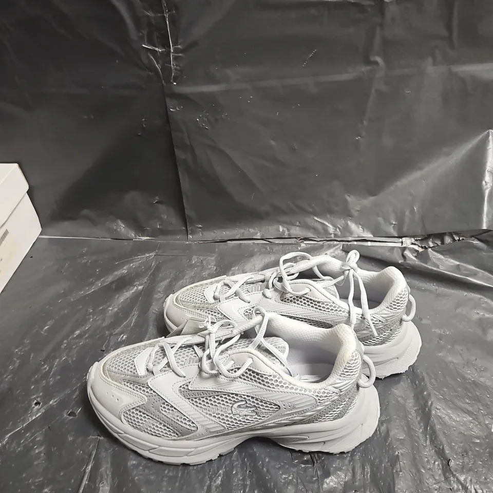 LACOSTE SNEAKERS – WHITE/GREY MESH TRAINERS (MEN'S) UK SIZE 8 .