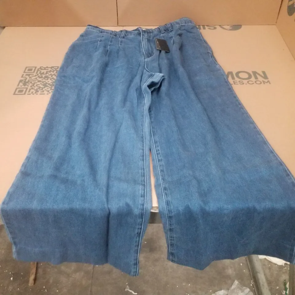 BOX CONTAINING APPROXIMATELY 4 BRAND NEW SIMPLY BE MID BLUE WIDE LEG TROUSERS - SIZE 16R