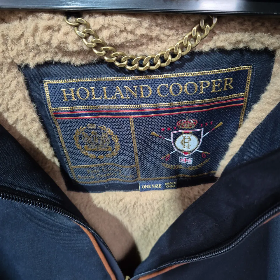 HOLLAND COOPER NAVY PARKA COAT WITH SHEARLING LINING – ONE SIZE .