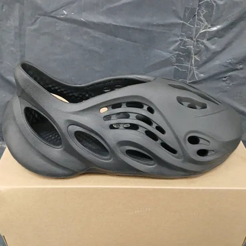 BOXED PAIR OF ADIDAS YEEZY FOAM RUNNERS - UK SIZE 12