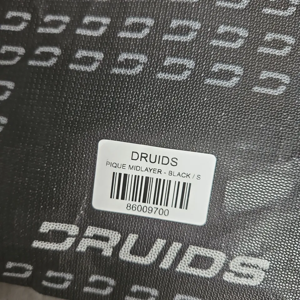 BAGGED DRUIDS PIQUE MIDLAYER – BLACK, SIZE S