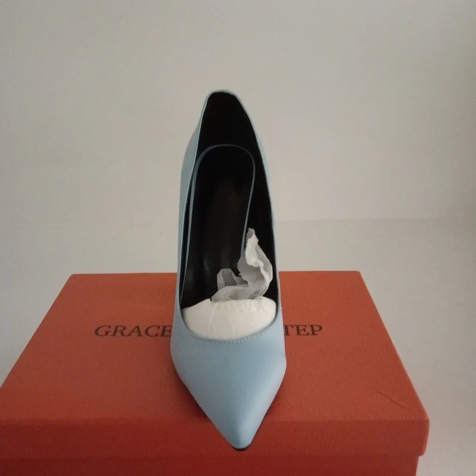 "GRACE EVERY STEP" LIGHT BLUE POINTED-TOE WOMEN'S HIGH-HEELED SHOE – BOXED EU 38.5