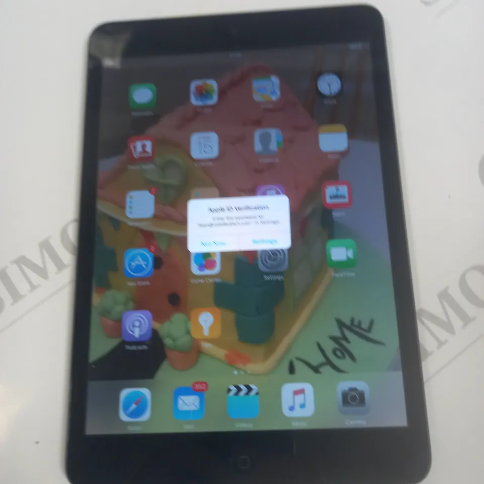 UNBOXED APPLE IPAD IN DARK GREY - A1432