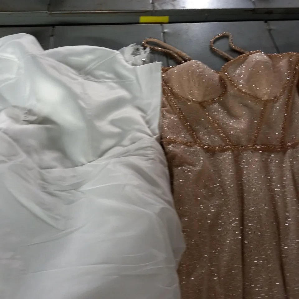 LARGE QUANTITY OF ASSORTED CLOTHING ITEMS TO INCLUDE QUIZ, PRETTYLITTLETHING AND OCCASIONAL DRESS