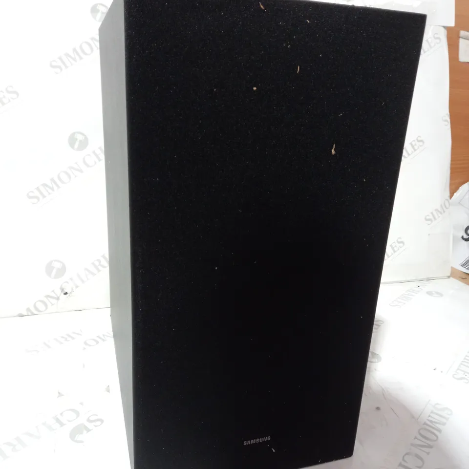 BOXED SAMSUNG SOUNDBAR B530