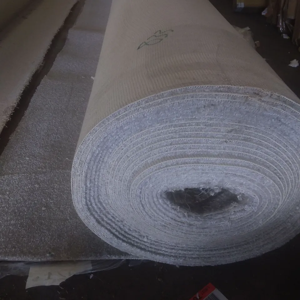 ROLL OF QUALITY MILLENNIUM TWIST PLATINUM CARPET 4X30M