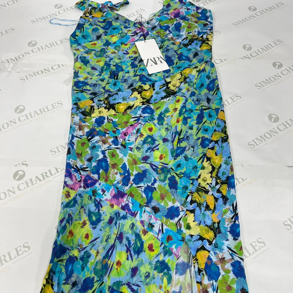 ZARA MAXI DRESS IN FLORAL PRINT SIZE LARGE