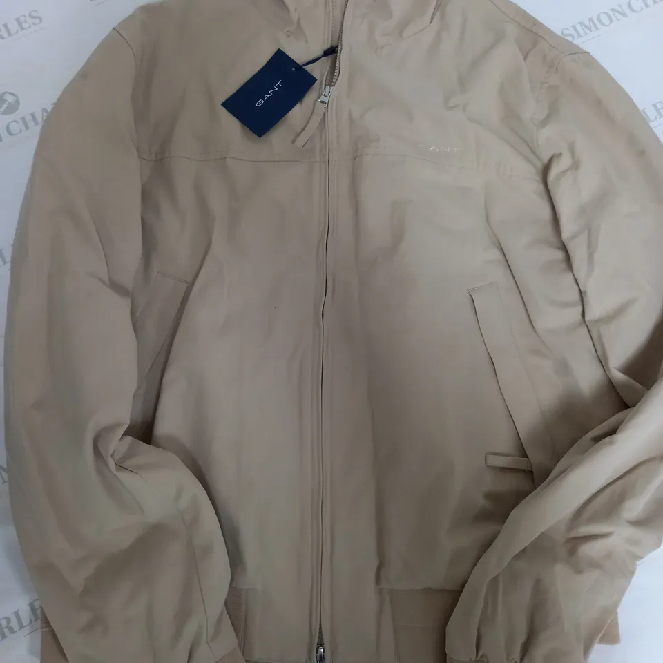 GANT HAMPSHIRE JACKET IN DRY SAND - LARGE