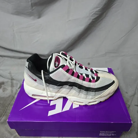 NIKE AIR MAX 95 SNEAKERS – GREY/BLACK WITH PINK ACCENTS SIZE 9