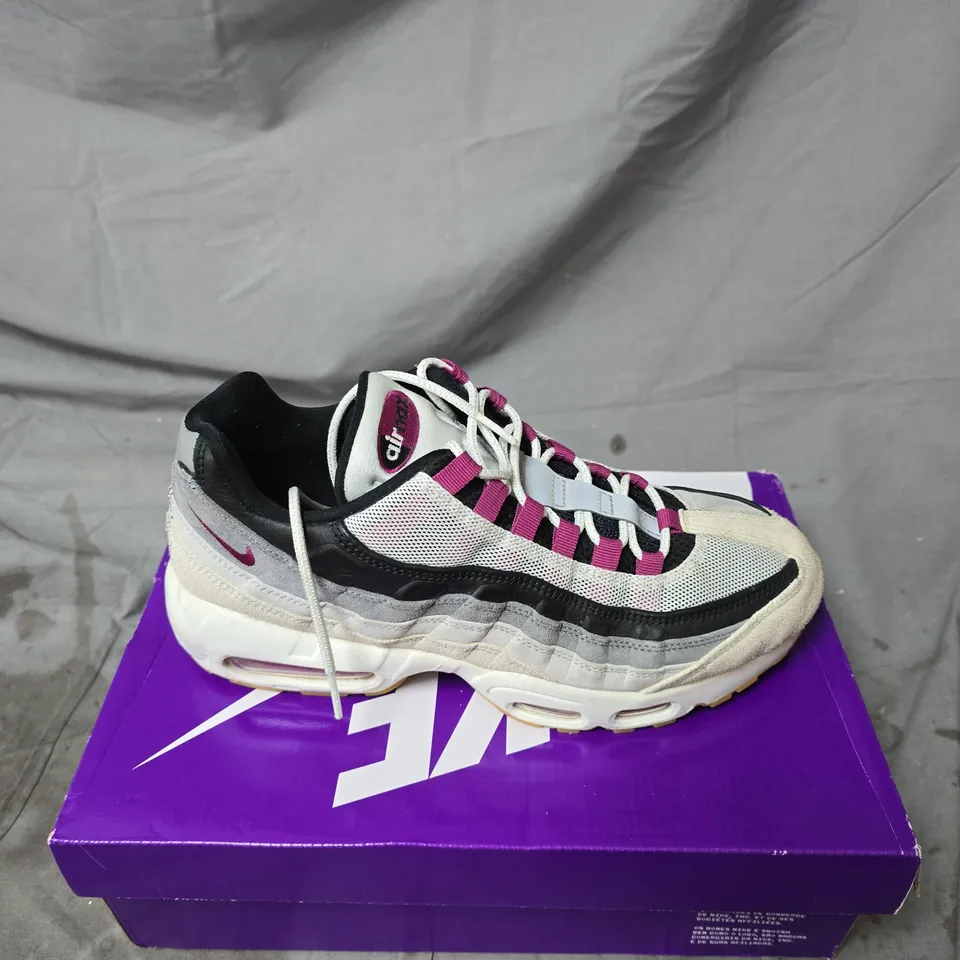 NIKE AIR MAX 95 SNEAKERS – GREY/BLACK WITH PINK ACCENTS SIZE 9
