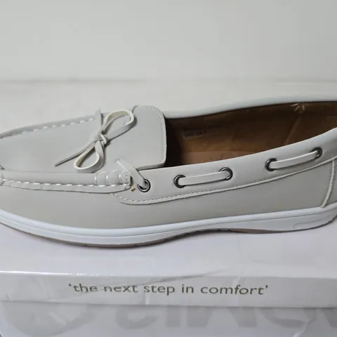 BOXED DR KELLER LADIES COMFORT CASUAL SHOES, GREY - SIZE 8