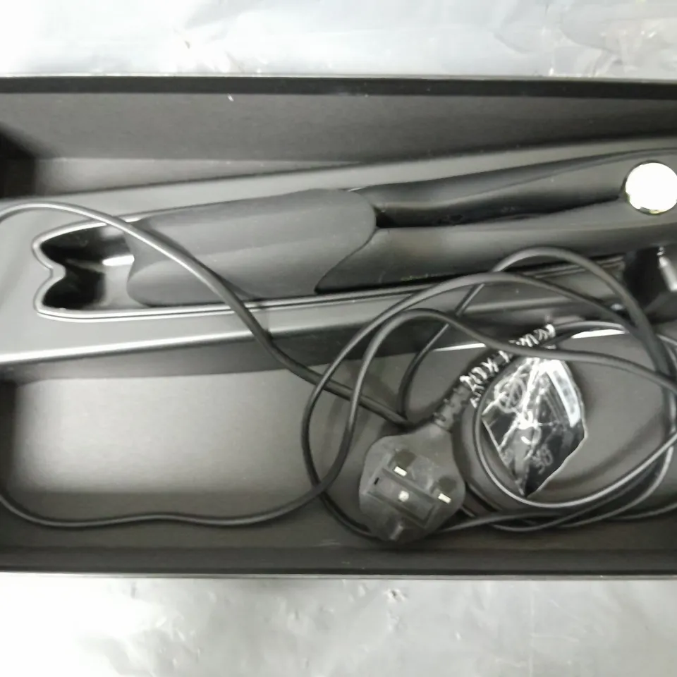 BOXED GHD MAX PROFESSIONAL WIDE PLATE STYLER 