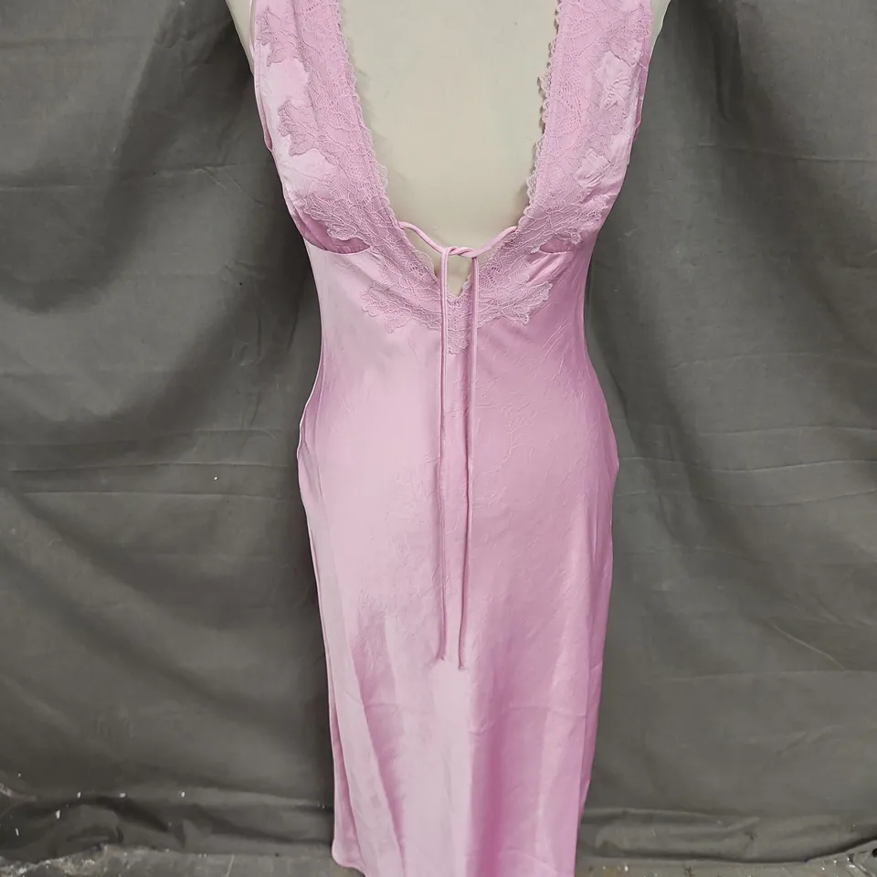 STRADIVARIUS LACE DETAIL DRESS IN PINK SIZE S
