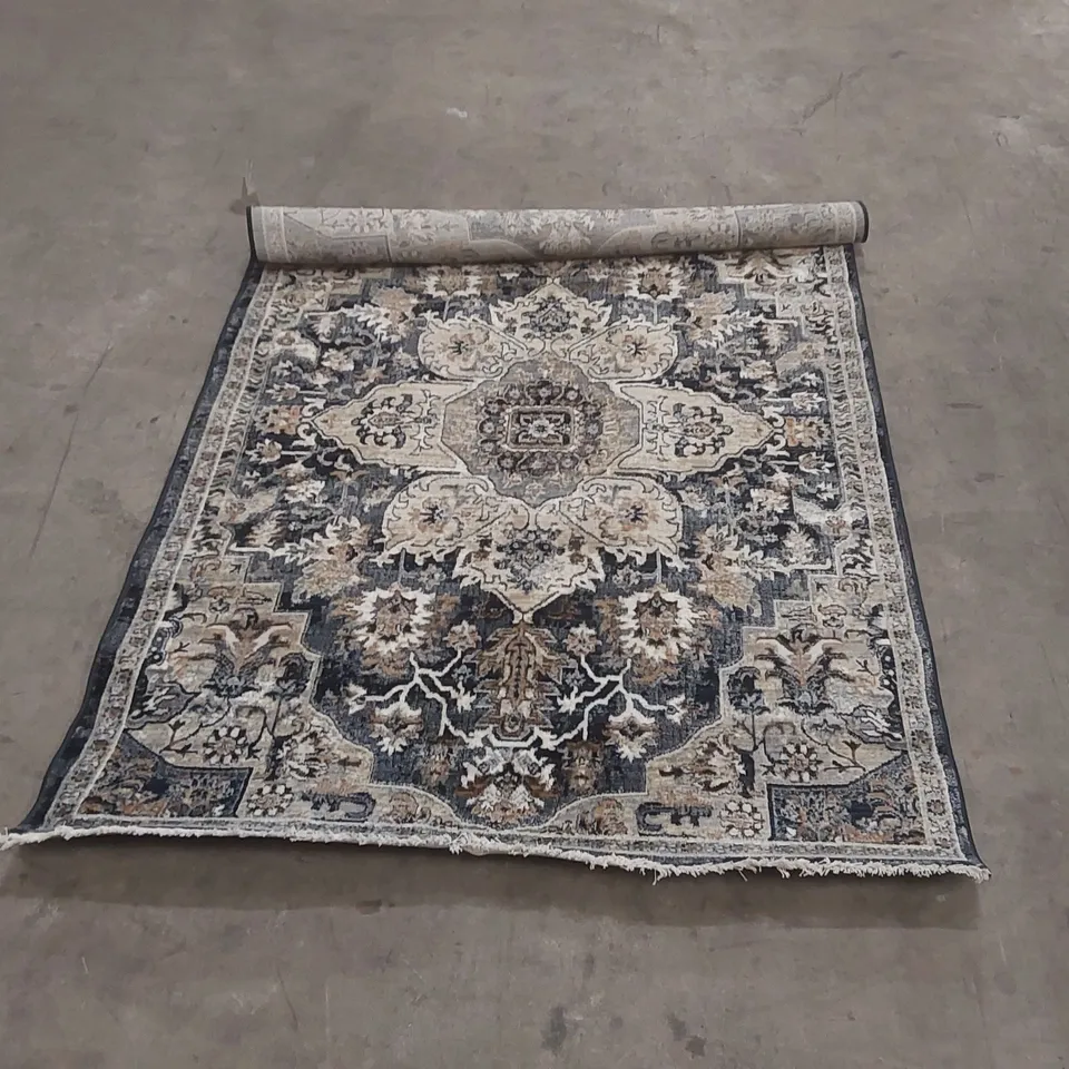 QUALITY DESIGNER AREA RUG - APPROXIMATELY 175 x 122cm