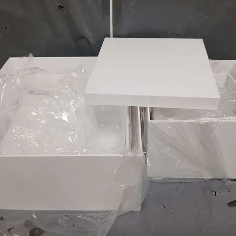 SET OF SQUARE WHITE PLASTIC STORAGE TUBS