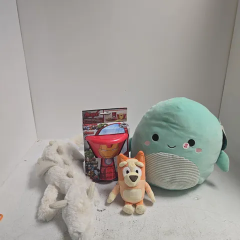 BOX OF APPROXIMATELY 10 ASSORTED ITEMS INCLUDING BLUEY MOOSE TOY, AVENGERS STACKING MEAL SET AND MY LITTLE PONY SUNNY HAIR PLAYSET