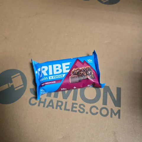 APPROXIMATELY 10 ASSORTED FOOD ITEMS INCLUDING TRIBE PROTEIN BARS AND BEAST BILTONG 