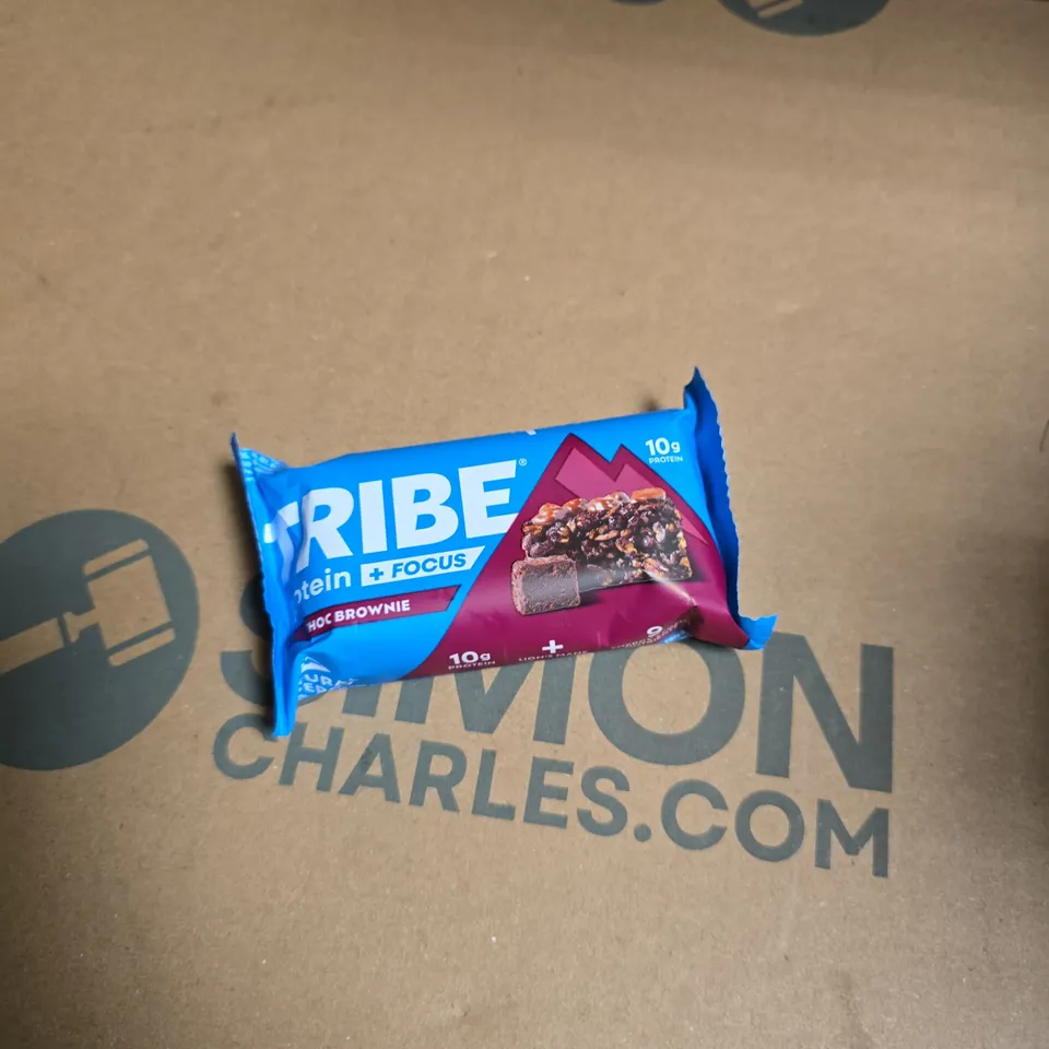 APPROXIMATELY 10 ASSORTED FOOD ITEMS INCLUDING TRIBE PROTEIN BARS AND BEAST BILTONG 
