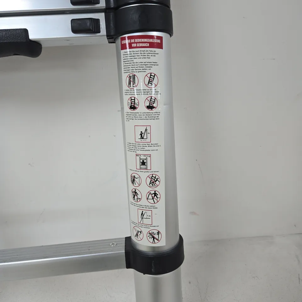 TELESCOPIC ALUMINIUM LADDER EN131 – COMPACT FOLDABLE, WITH STRAP