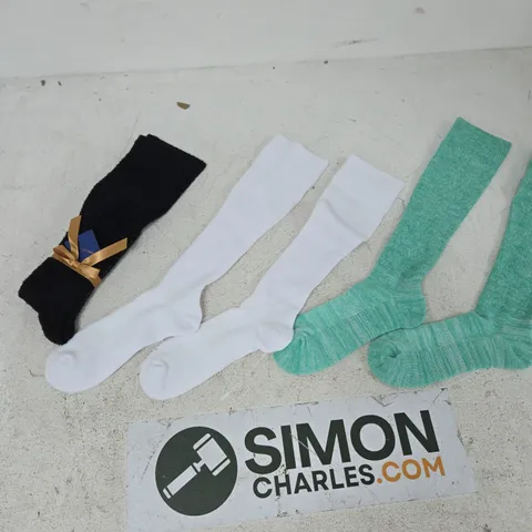 BOX OF APPROXIMATELY 30 PAIRS OF SOCKS IN VARIOUS COLOURS, STYLES AND SIZES