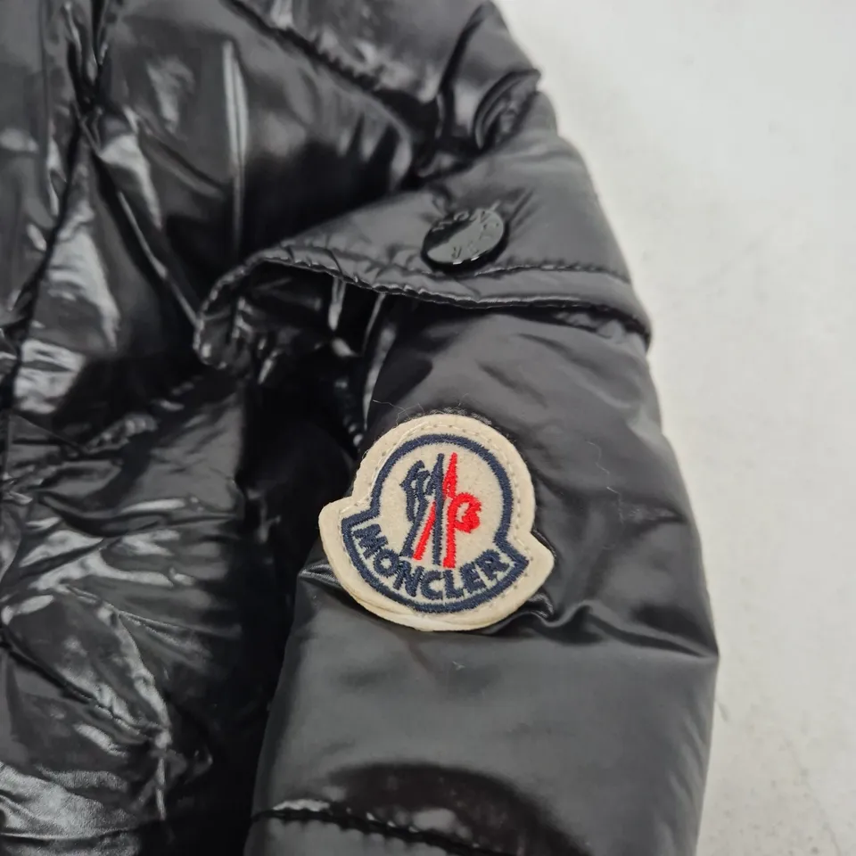 MONCLER PUFFER JACKET – BLACK, SIZE M