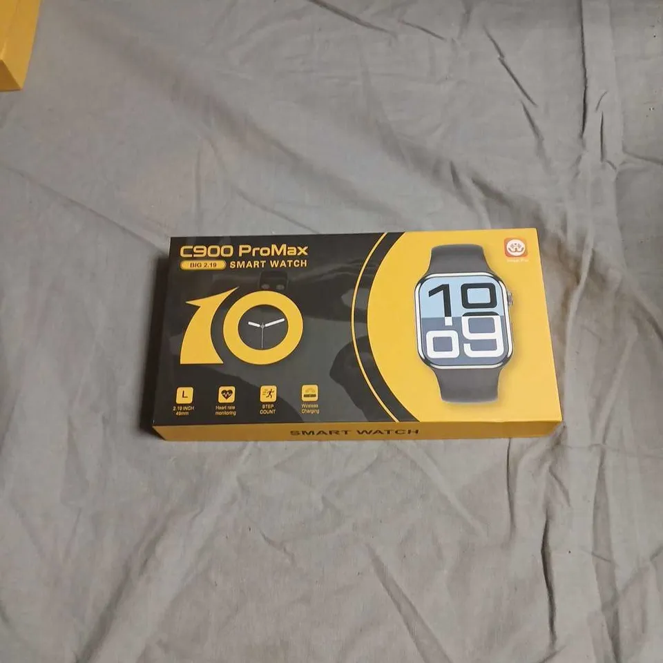 C900 PROMAX SMART WATCH WITH BLACK STRAP 