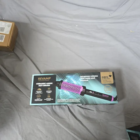 REVAMP PROFESSIONAL CERAMIC 40MM HOT BRUSH