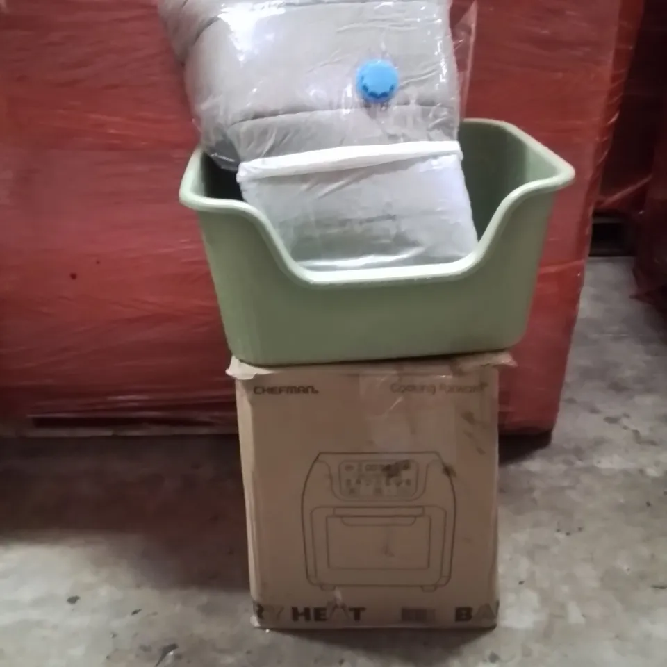 PALLET OF ASSORTED HOUSEHOLD GOODS AND PRODUCTS TO INCLUDE;AIR FRYER,LITTER TRAYS,PET BED