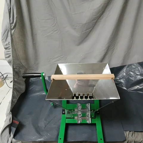 GREEN HAND-CRANK FOOD MINCER WITH STAINLESS STEEL HOPPER