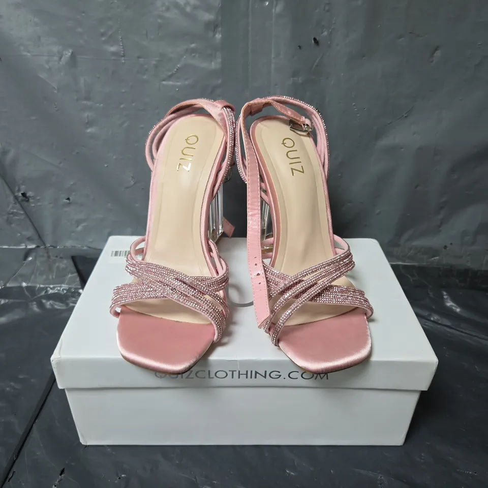 BOXED PAIR OF QUIZ OPEN TOE HEELED SHOES IN PINK - SIZE 3