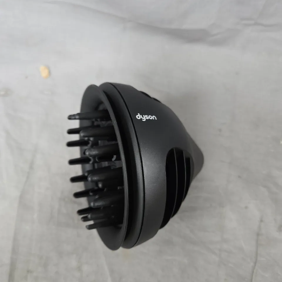 DYSON AIRWRAP ROUND BRUSH ATTACHMENT