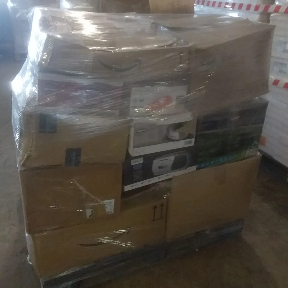 PALLET OF ASSORTED ELECTRICAL ITEMS INCLUDING ELECTRIC STEAMER, PORTABLE CD AND CASSETTE PLAYER, ROTARY 1600W ELECTRIC LAWN MOWER, TOASTER, ICE MAKER