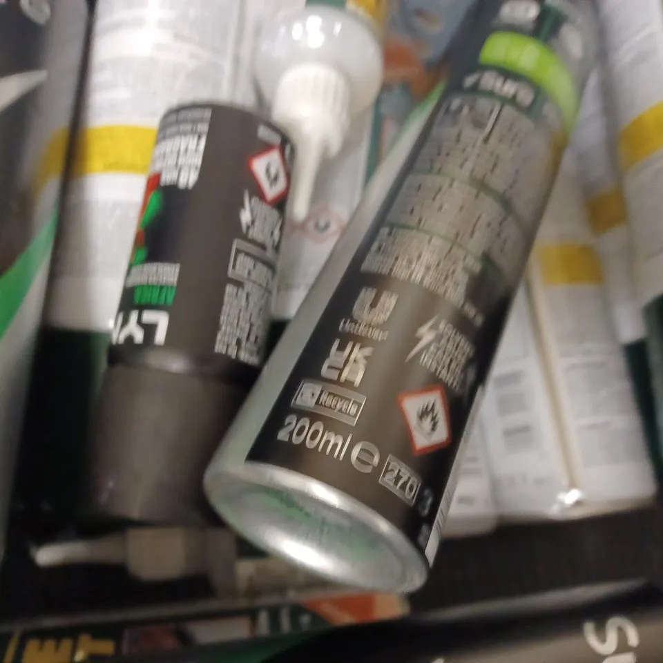 BOX OF APPROX 10 ASSORTED AEROSOLS TO INCLUDE SURE MEN DEODORANT, GLADE AIR FRESHENER, EVER BUILD MITRE FAST, ETC 