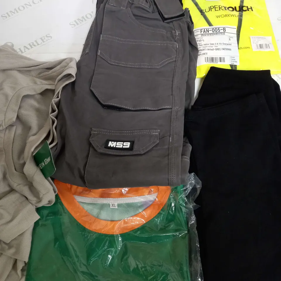 BOX OF APPROXIMATELY 25 ASSORTED CLOTHING ITEMS TO INCUDE - HIGH VIS , T-SHIRT , TROUSERS ETC