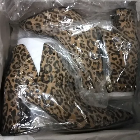 3 MARC FISHER SHOE BOXES CONTAINING CLIENT JAGUAR ANKLE BOOTS SIZE 6.5