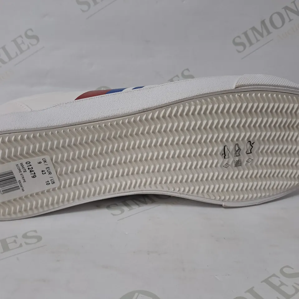 PAIR OF TOPMAN SCORE STRIPE IN WHITE TRAINERS - UK 9 