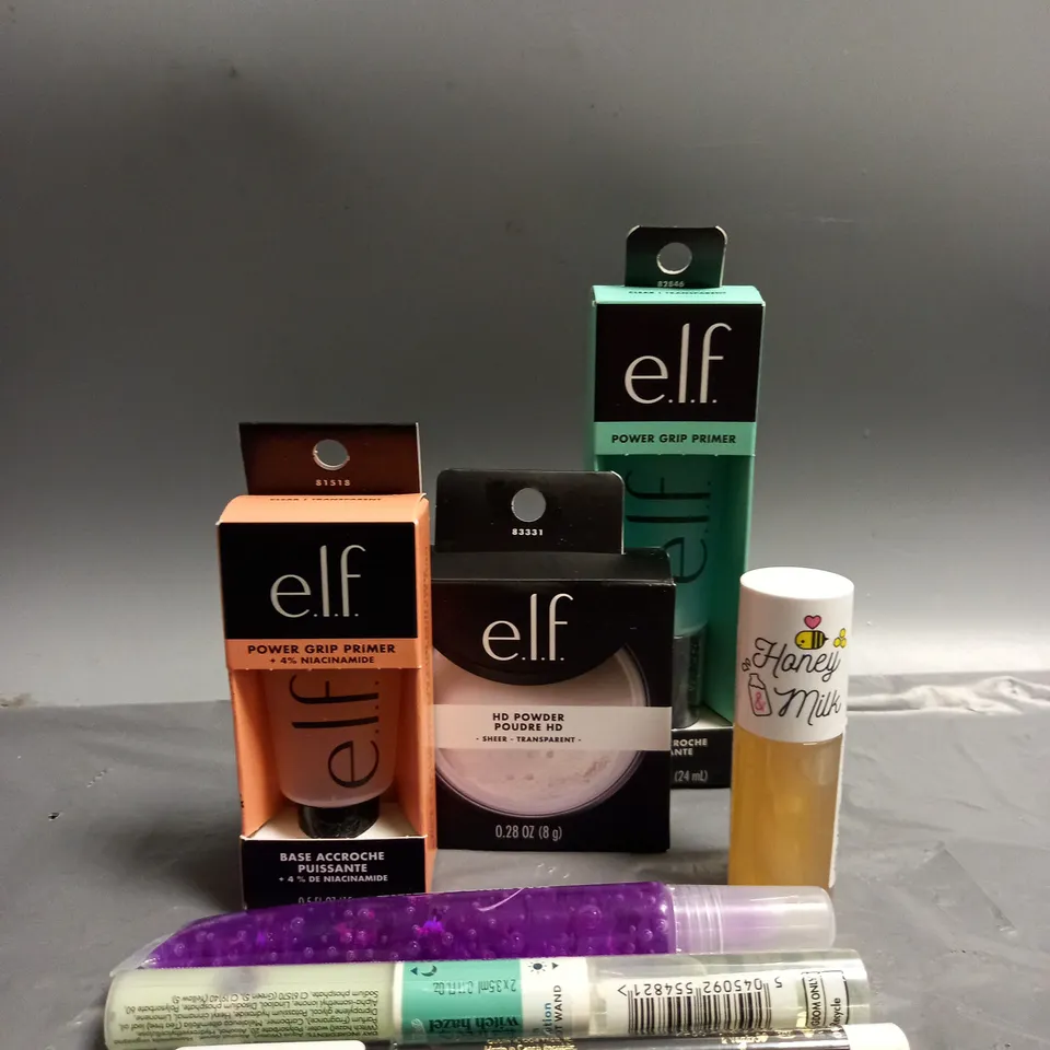 LOT OF APPROX 5 ASSORTED HEALTH AND BEAUTY ITEMS TO INCLUDE ELF HD POWDER (8G), BOOTS TEA TREE & WITCH HAZEL SPOT WAND (2X3.5ML), BARRY M KOHL PENCIL WHITE, ETC. 