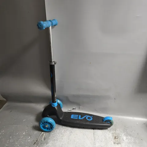 EVO 3 WHEELED SCOOTER IN BLACK AND BLUE - COLLECTION ONLY 