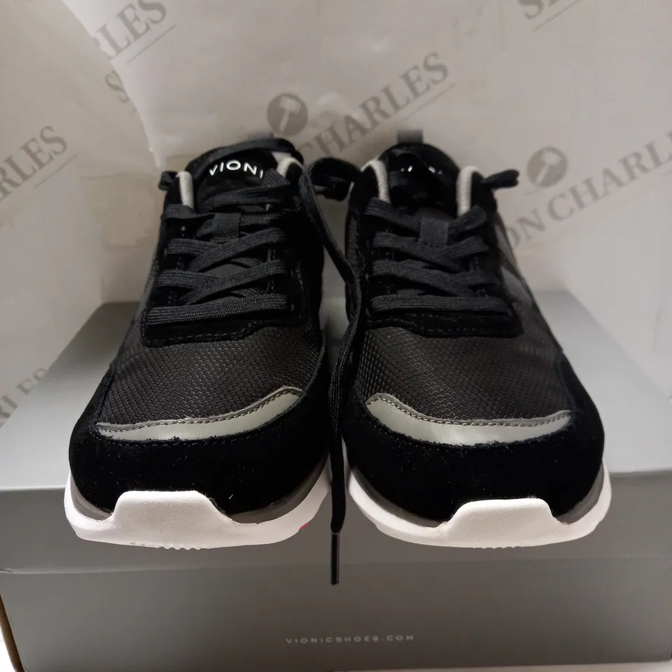 VIONIC AYSE BLACK TRAINERS - SIZE 6.5
