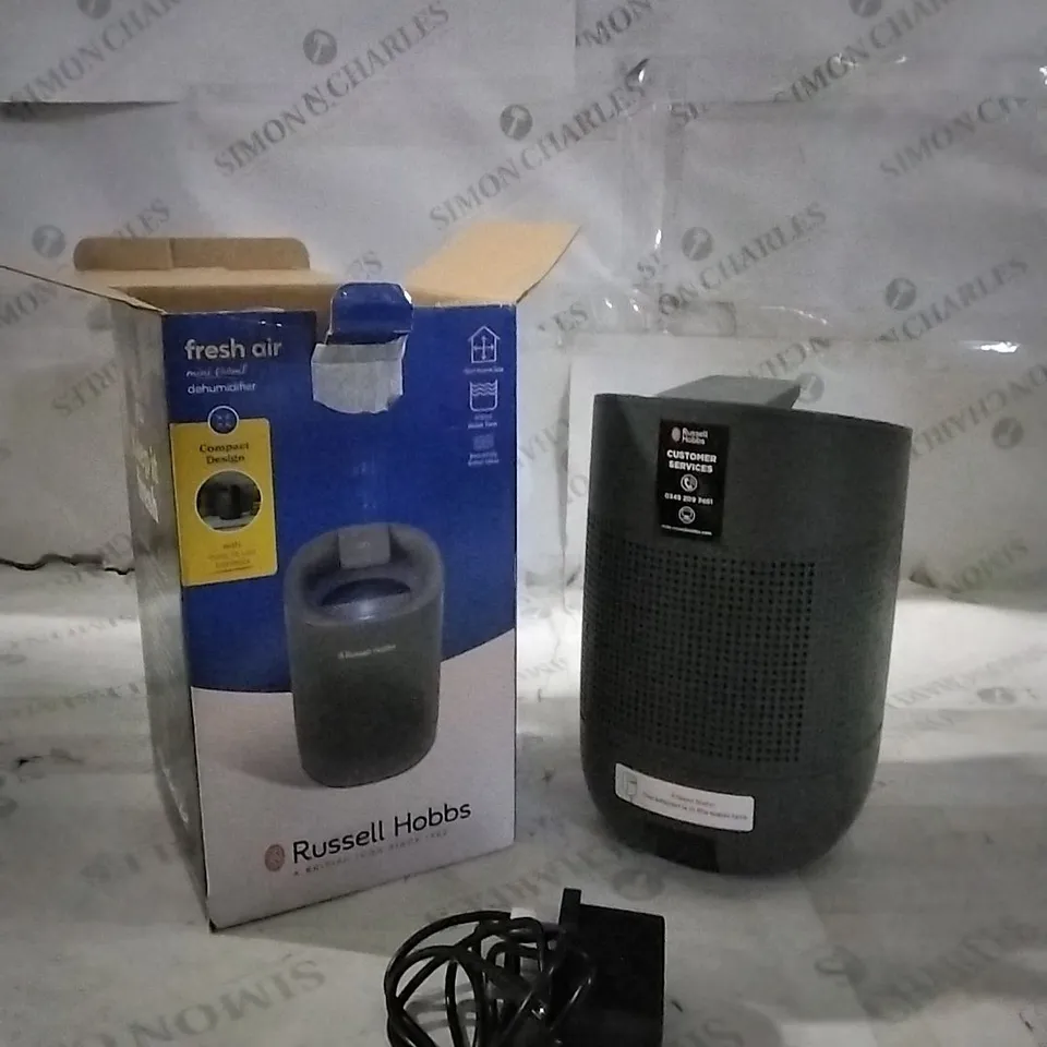 BOXED RUSSELL HOBBS DEHUMIDIFIER 