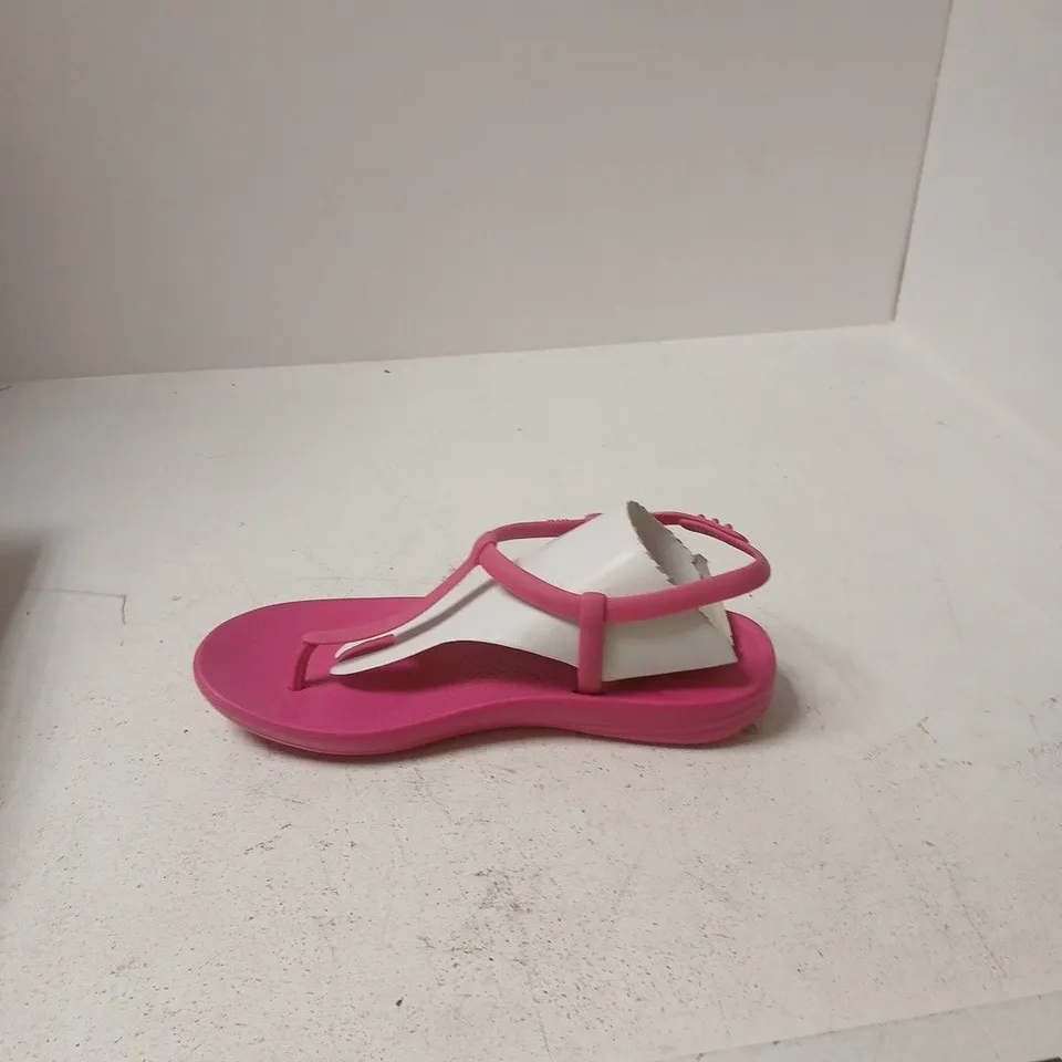 FITFLLOP PINK T-STRAP SANDALS, UK 6 (US 8, EU 39)