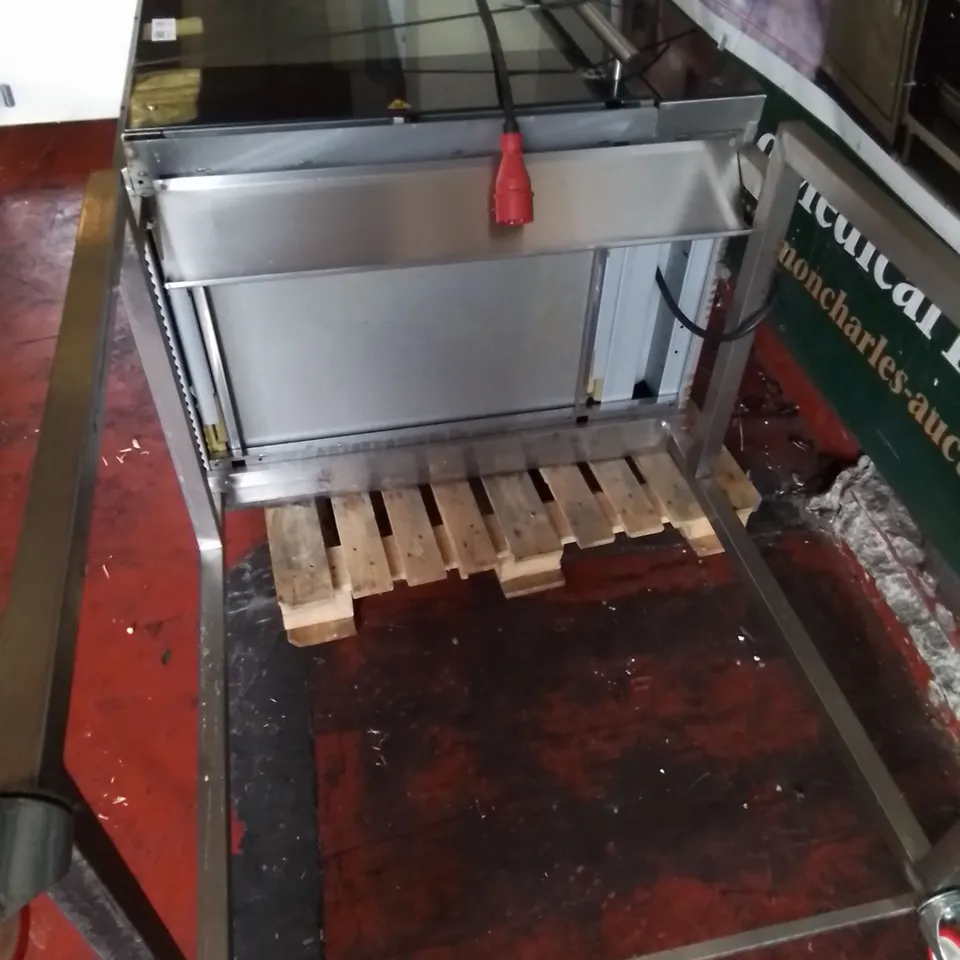 FRI-JADO COMMERCIAL SINGLE ROTISSERIE OVEN