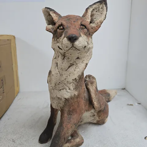 DECORATIVE DOG SCULPTURE – WEATHERED PLASTER FINISH