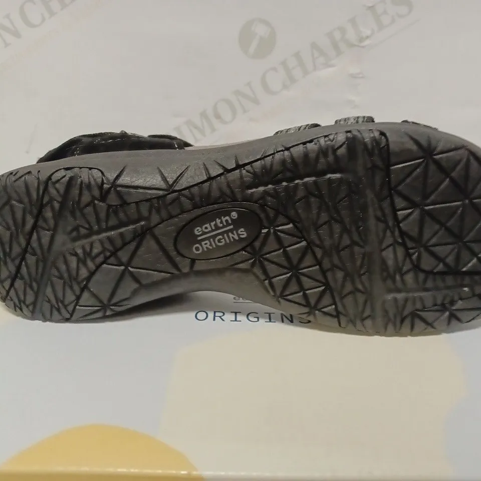 EARTH ORIGINS SERENA BLACK SIZE 6 SANDALS 